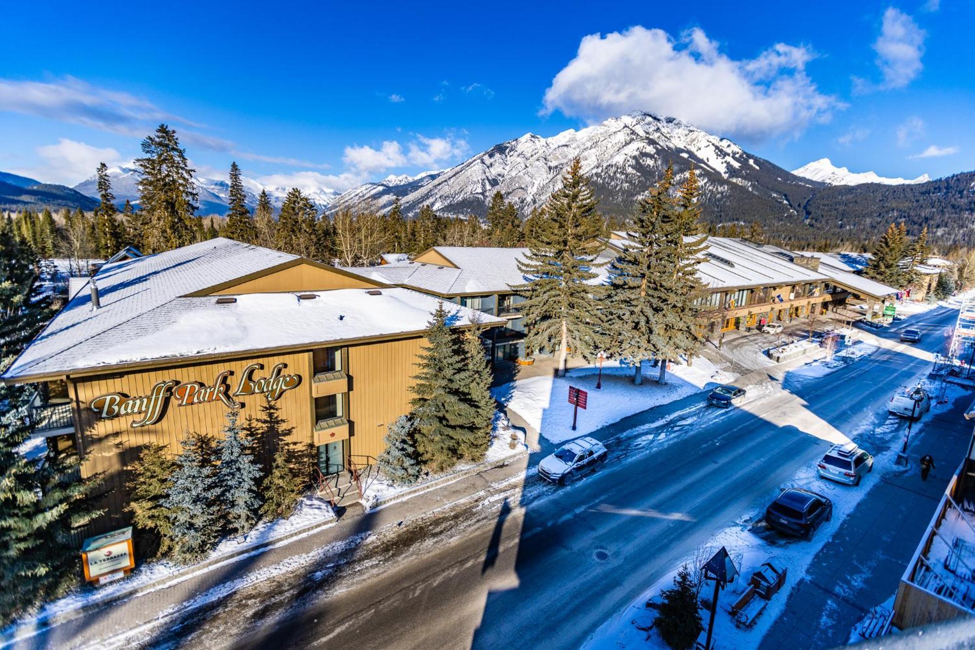 Banff Park Lodge Екстериор снимка